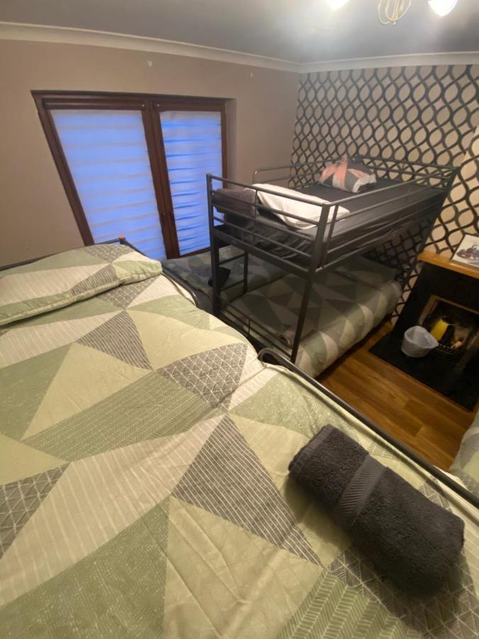 Dublin Airport Big Rooms With Bathroom Outside Room - Kitchen Only 7 Days Reservation Exterior foto