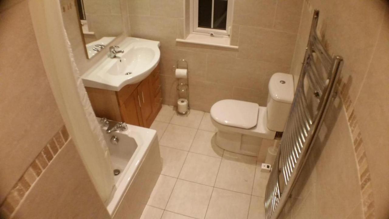 Dublin Airport Big Rooms With Bathroom Outside Room - Kitchen Only 7 Days Reservation Exterior foto
